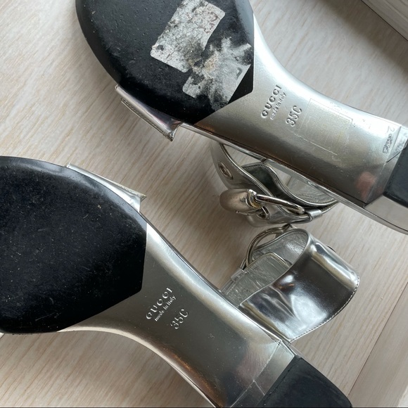 Authentic Gucci silver buckle strapped sandal with block heel - Picture 10 of 13